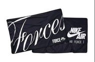 Nike Air Force 大毯子  「超大毯子只要 7 9 0 ！！！」  「超大毯子只要 7 9 0 ！！！」  「超大毯子只要 7 9 0 ！！！」  #兩條在免運  以前毛毯一條6280  根本巨划算  買一條超好用 上班午休蓋 放車廂裝B 沙發毯 薄薄的超好用  尺寸：1 6 0 x 100