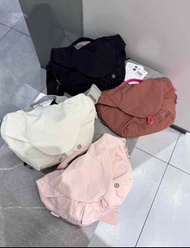 【💖全新】Lululemon最新Curved Crossbody Bag 男女同款運動斜背包
