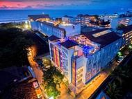 โรงแรม Kuta Beach