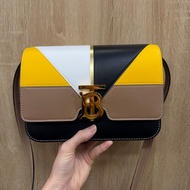 Burberry 黃白黑拼色TB釦雙層斜背包