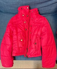 Burberry 紅色羽絨外套