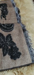 全新Alexander Mcqueen 麥昆羊絨圍巾  有購