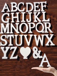 1個木製英文字母家居裝飾品,適用於婚禮/派對和diy手工藝品