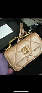 Chanel 19 Wallet on chain woc 98% new 2023年 可少議