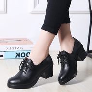 YANZU | รองเท้าหนังสีดำและแดงสำหรับผู้หญิง  kitten heel และ high heel พื้นหนา กันน้ำ สำหรับทำงาน