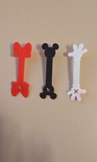 迪士尼米奇造型 Disney Mickey Cable Ties 適合用於整理電線，耳機線，充電線等，讓您的桌面更整潔。 正版 收藏品 100%全新 從未使用過   非常罕有特別 Bought in 