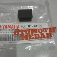 ORIGINAL YAMAHA R6 R 6 RELAY SEAT HOLDER 5JJ-81952-00 YAMAHAOriginal