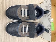 Clarks 小童鞋