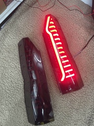 ไฟท้าย รถตู้ Hiace Commuter Full led ปี 2019 2020 2022 2023 2024 ไฟหรี่ ไฟเลี้ยววิ่ง