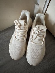 adidas Swift Run 22 「Wonder White」 米白色休閒運動鞋