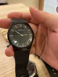 Skagen碳纖維鈦金屬超纖薄腕錶