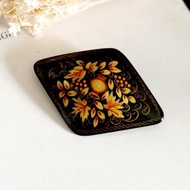 vintage jewelry 俄羅斯手繪葡萄酒甕木製漆塗 別針 胸針