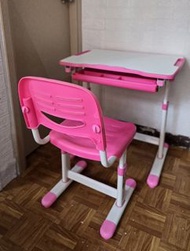 兒童升降書枱
