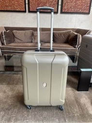 new: 微瑕疵系列：Delsey 25 吋行李箱旅行箱 Delsey 25 inch lugguage 65 x 45 x 25 cm