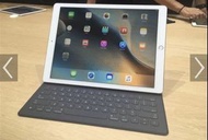 iPad Pro 12.9” 256GB  連 logitech keyboard