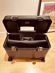 rimowa original aluminium cabin hand carry pilot
