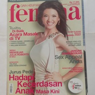 Majalah Femina November 2009 cover model Farah Quinn
