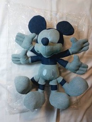 Disney Denim 米奇公仔 APPortfolio 與迪士尼合作推出的限量版「Snow Angel Mickey」牛仔布公仔 千手米奇 Pop Infinity Snow Angel Mick