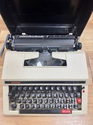古董 Brother Deluxe 550TR 打字機 