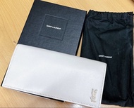Saint Laurent (YSL) 經典白色金屬 Logo 長銀包 / 長夾