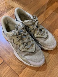 Adidas Response CL Beige Grey Sneakers
