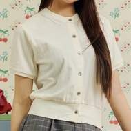 Parachuteshop - NIECE top เสื้อคอกลมผ้ายืดทอลายหัวใจ ติดกระดุมเปลือกหอย