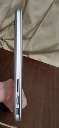 蘋果 APPLE MacBook Pro 2015生產 A1502 i5 8/256GSSD 13吋筆電只有測試可開機螢幕無破畫面正常可進入桌面系統 狀況: 鍵盤滑鼠無反應 零件機