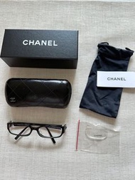 黑色 Chanel glasses 山茶花 CC logo ⭐️ 盒，麈袋，抹布全齊 ⭐️ original box, outer box, dust bag , cleaning cloth, gu
