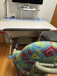 Artso 兒童升降書桌椅
