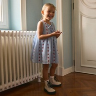 3-4 Y 6-7 Y จัดส่ง 26 Aug lookbookpetite bubbly dress blue pommette เดรสเด็กผู้หญิงแขนกุด ผูกโบว์ รุ