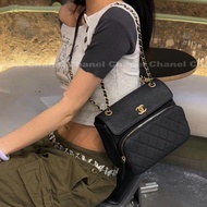 Chanel Chic Trip crossbody bag 郵差包