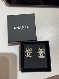 Chanel 蝴蝶結 CC 耳環
