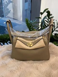 Hermes🌟Lindy 26 8q馬爾法米色金釦 tc皮 stamp w