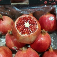 buah Delima merah