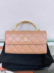 (Sold) Chanel 23b kelly flap bag with handle 奶茶色 珍珠水鑽手柄