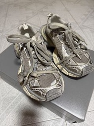 Balenciaga 3XL Size: 38