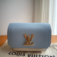 LV淺藍/白皮革雙層斜背包 超級好看的💕