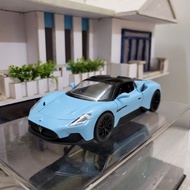 1:22 scale Maserati MC20 car model with VIP license plate