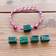 【親翠】天然翡翠 辣綠仿古紋花青桶珠紅白色泰國蠶絲蠟線手環