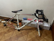 TREK 白色公路車架連彎把
