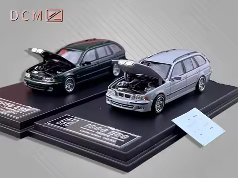 DCM 1:64 E39 Wagon Metallic Green / Cement Gray Diecast Model Car