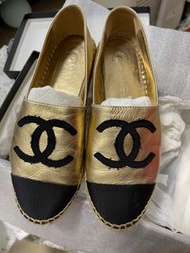 Chanel金色漁夫鞋