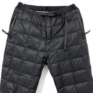 GRAMICCI TAION DOWN PANT BLACK LOGO 羽絨褲 基本款 戶外 機能 登山 露營 OUTDOOR 越野 旅行 健行 修身 剪裁 經典 防風 防潑水 束口 束腰 鬆緊 可調