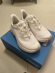 Hoka Men Bondi 9 白色 Vibram底 運動鞋
