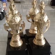 piala trophy burung murai