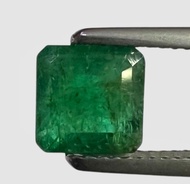 2.39cts พลอยมรกตแท้ รูปสี่เหลี่ยม. นำมาจากบราซิล. มีใบรับรองจากร้าน. Natural Brazilian Emerald-The N
