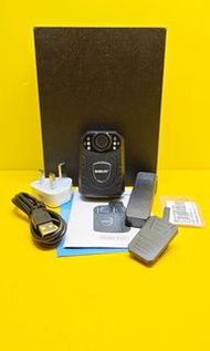 ☎️65955955、全新貨品、BOBLOV KJ21 執法記錄儀，內建 3000mAh 大容量電池，可連續錄製 13 小時視頻，1080P 高清畫質，帶音頻、夜視、預錄/後錄功能，適用於執法部門（跟