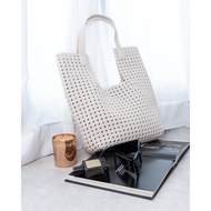 • Nomi Cherie • Abyss - White