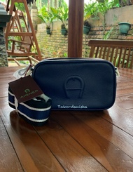 Aigner nora camera bag - navy