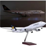 FW 1:150 Scale 47cm Lufthansa B747-8 Airplane Model 747 Aircraft Model with Lights and Landing Gear 